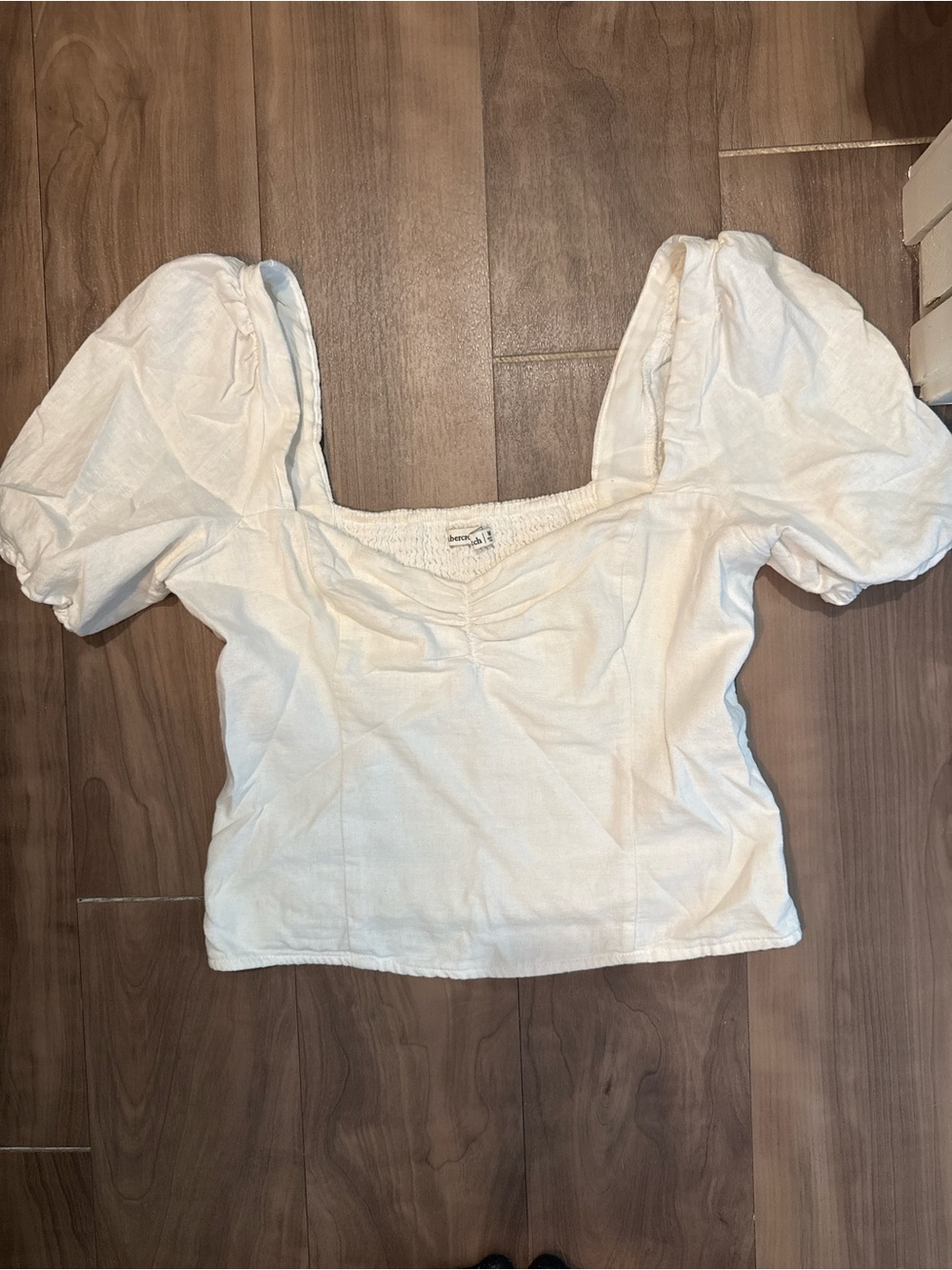 Abercrombie & Fitch White Puff Sleeve Crop Top
